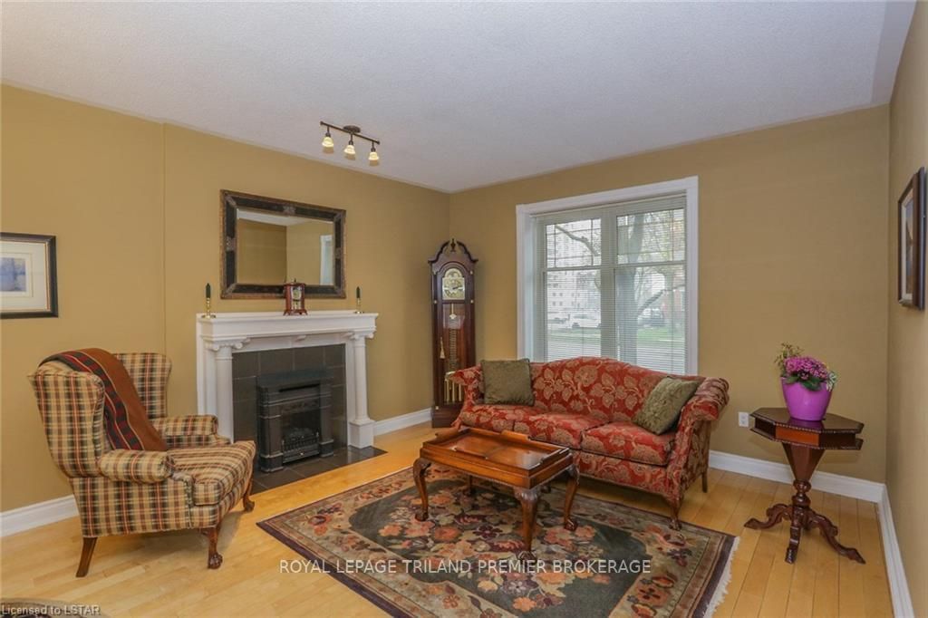 Listing Image 19