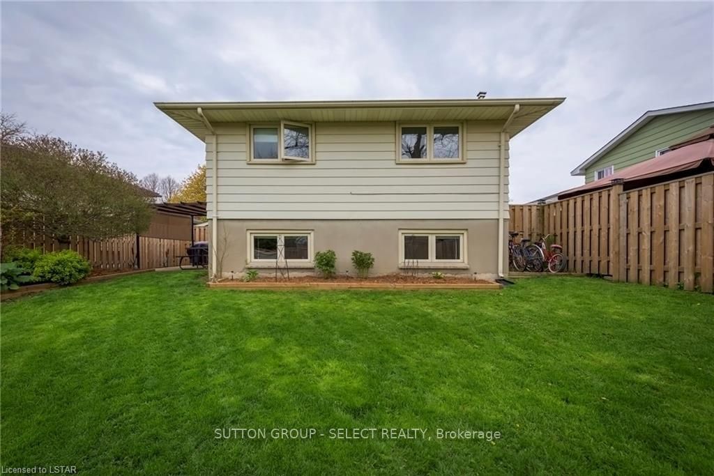 Listing Image 3
