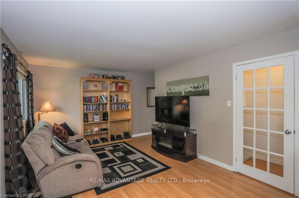 Listing photo 5