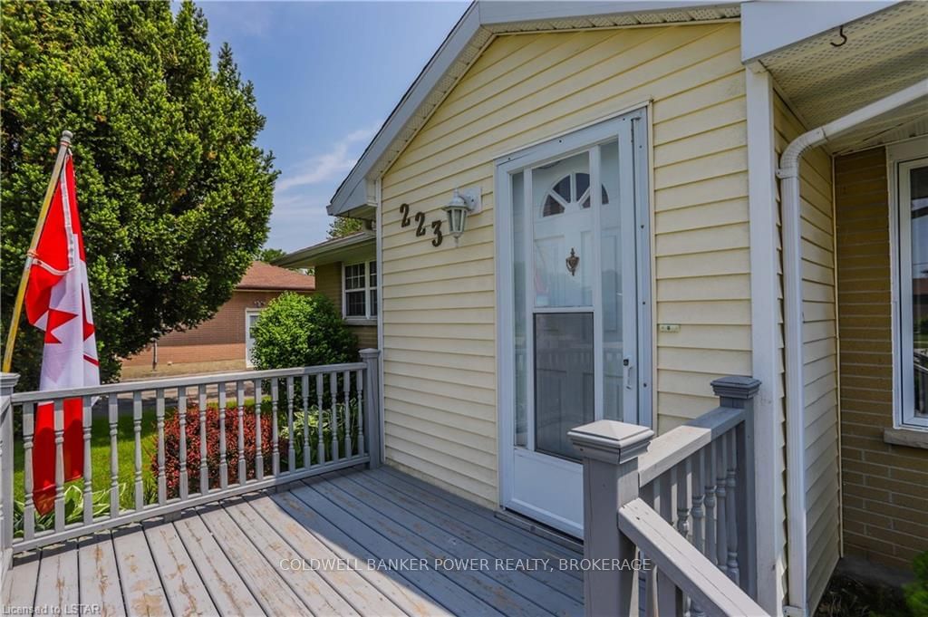 Listing Image 4