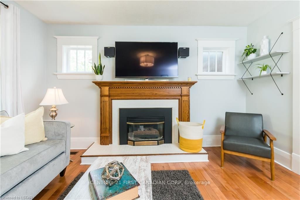 Listing Image 7