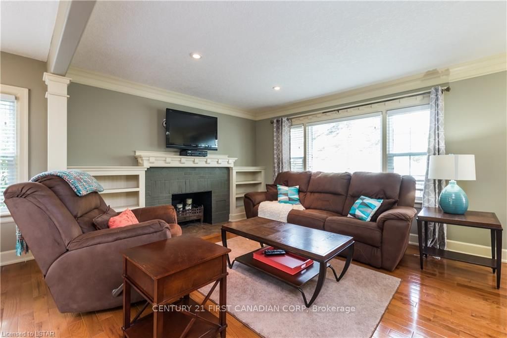 Listing Image 7