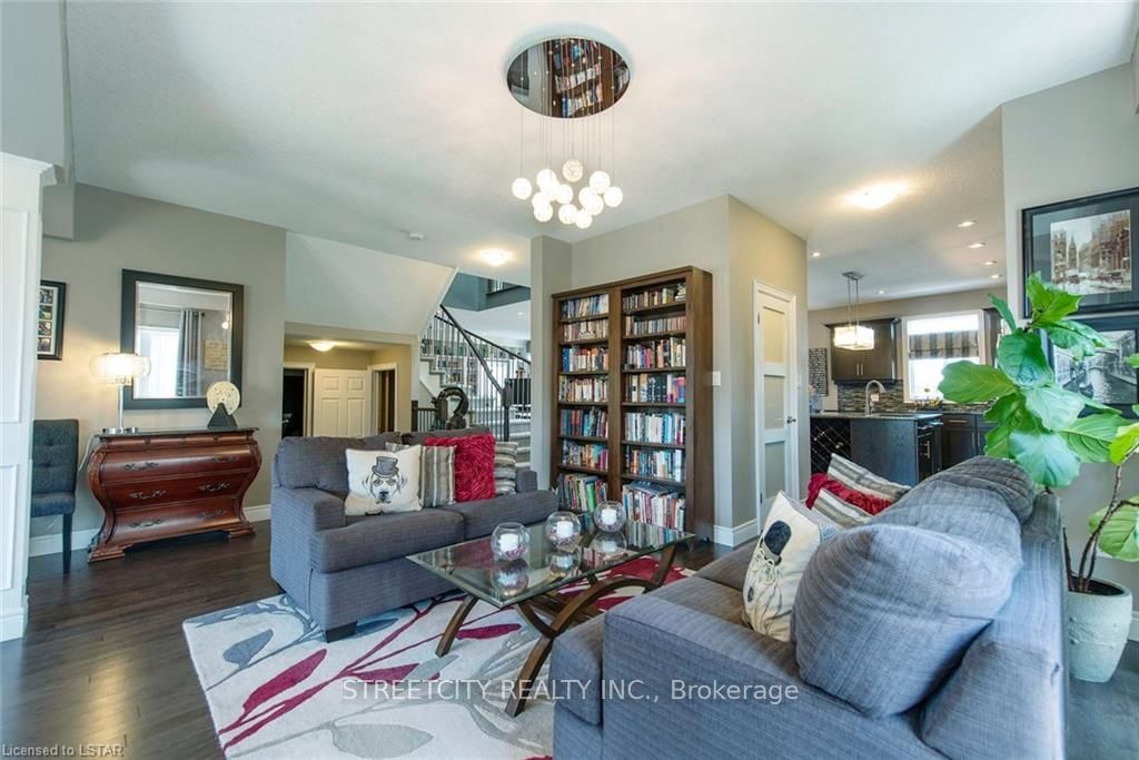 Listing Image 7