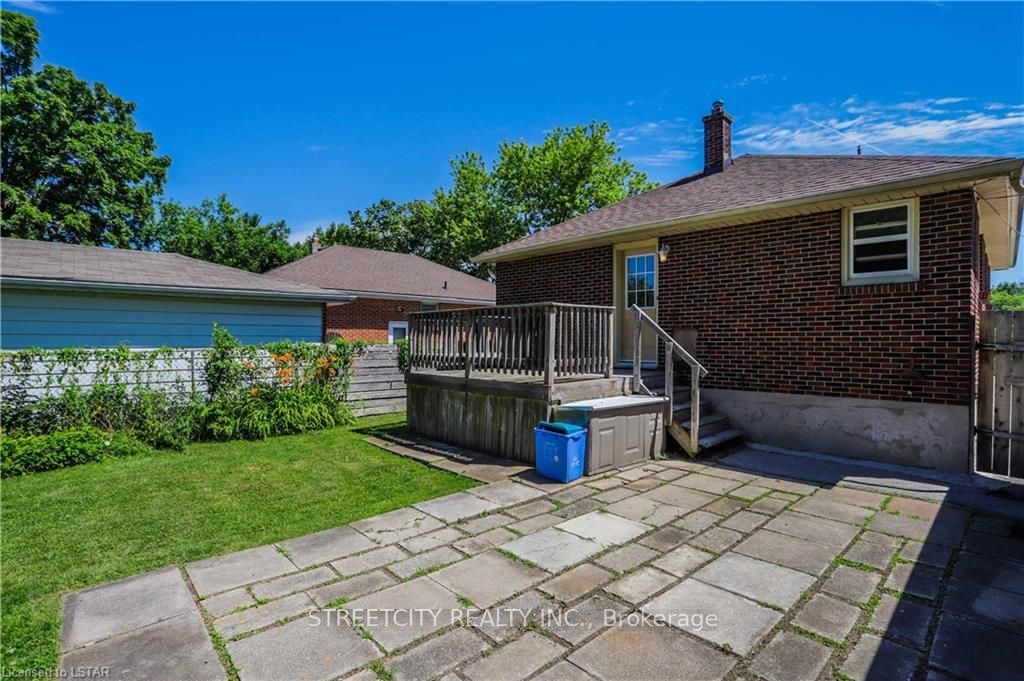 Listing Image 7