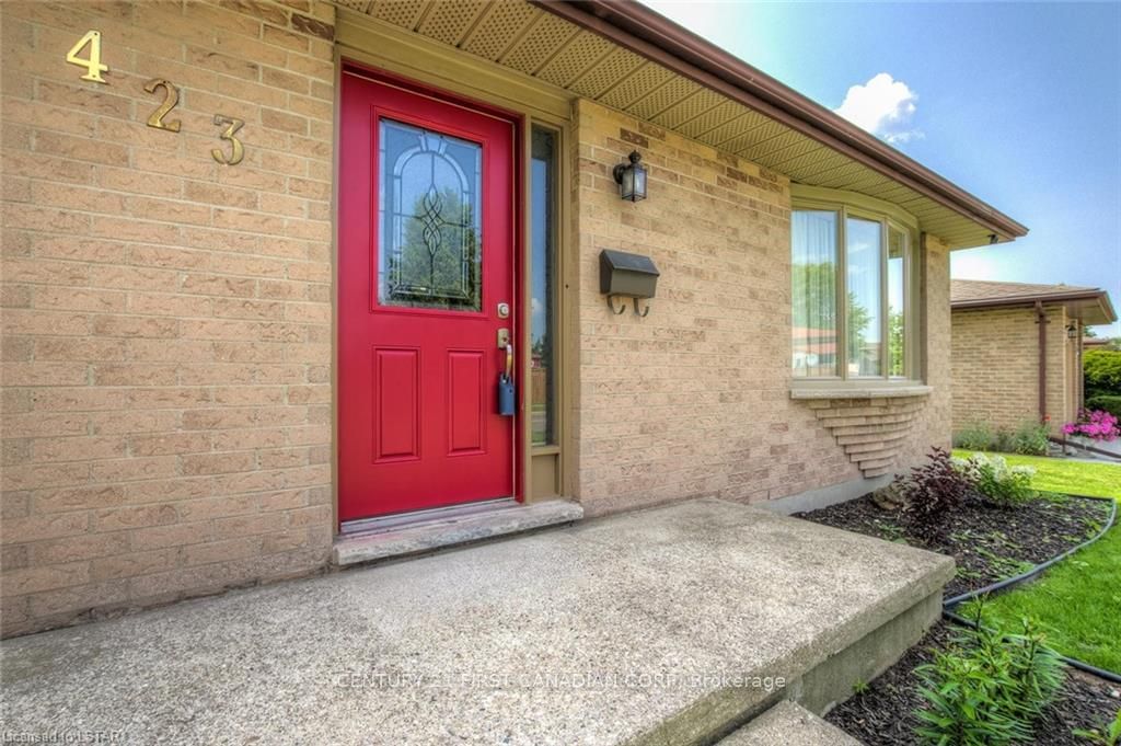 Listing Image 3