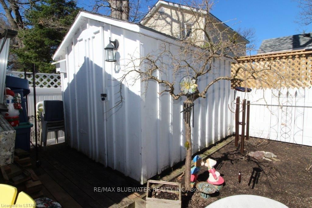 Listing Image 6