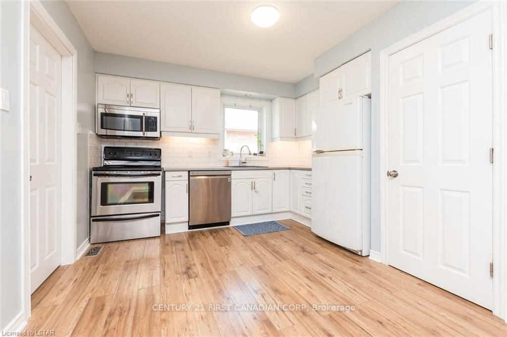 Listing Image 6