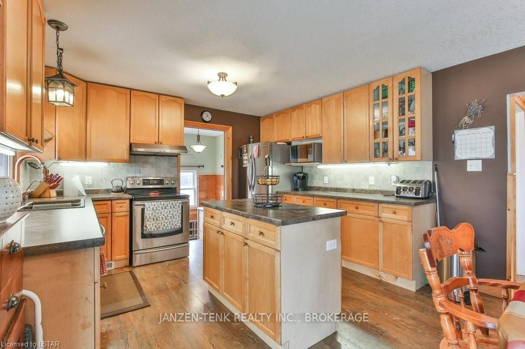 Listing Image 7
