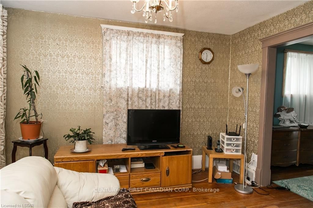 Listing Image 6