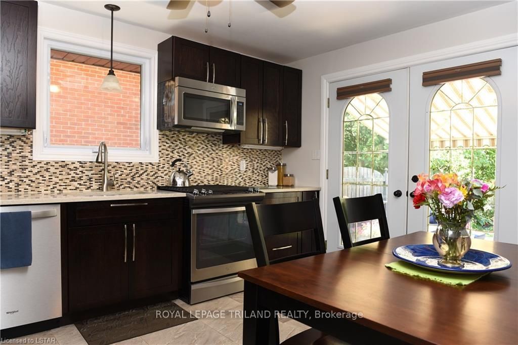 Listing Image 7