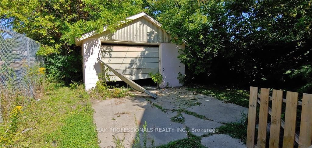 Listing Image 5