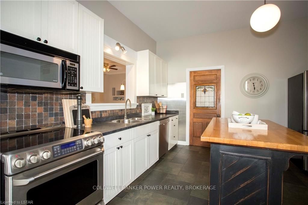 Listing Image 9