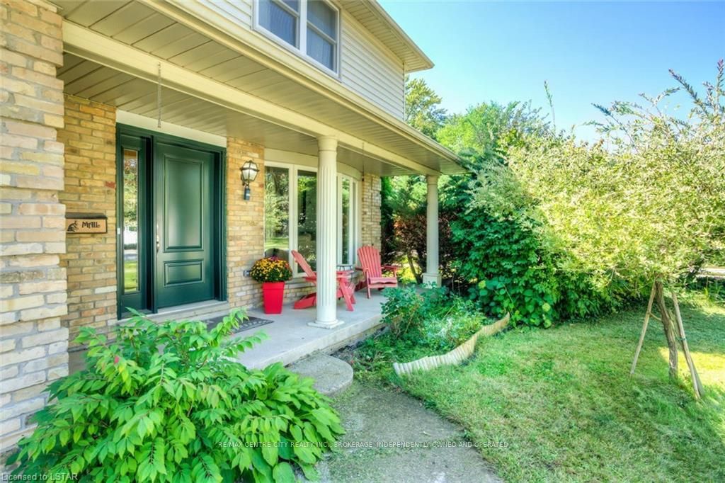 Listing Image 4