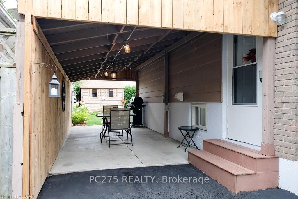 Listing Image 6