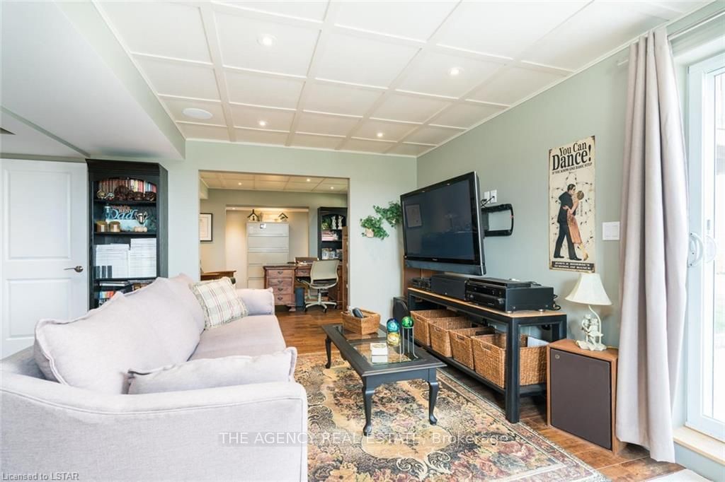 Listing Image 33