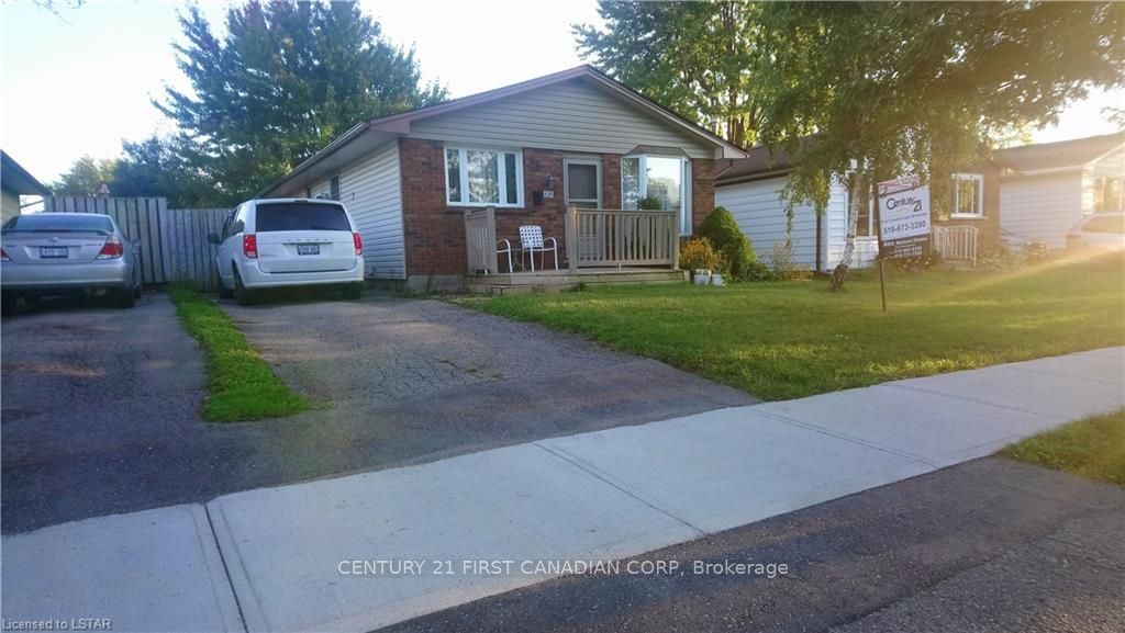 Listing photo 2