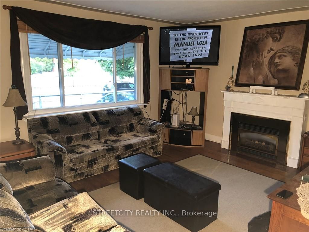 Listing Image 7
