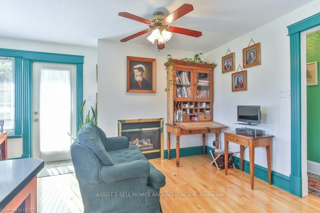 Listing Image 7