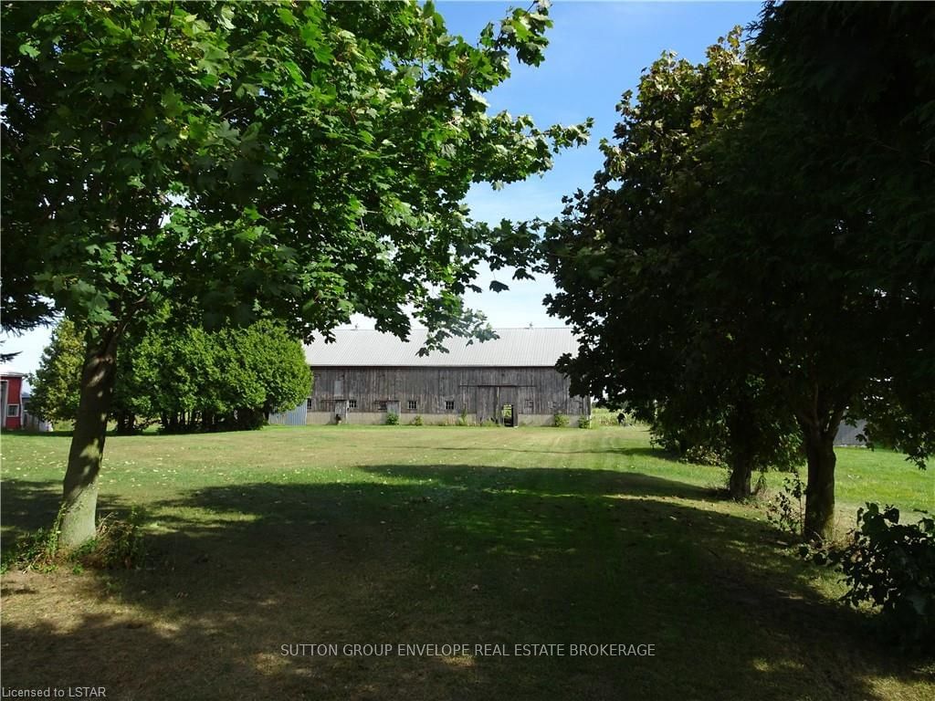 Listing Image 4