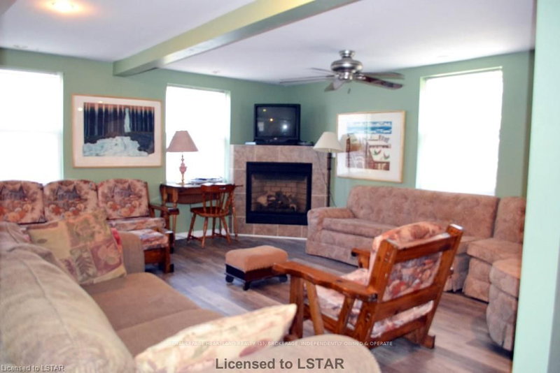 11 Dietrich Cres, Lambton Shores, N0M 1T0 | Image 2