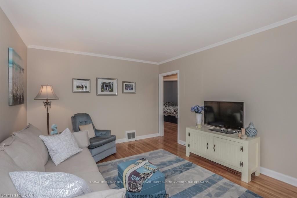 Listing Image 14