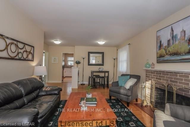 Listing Image 7