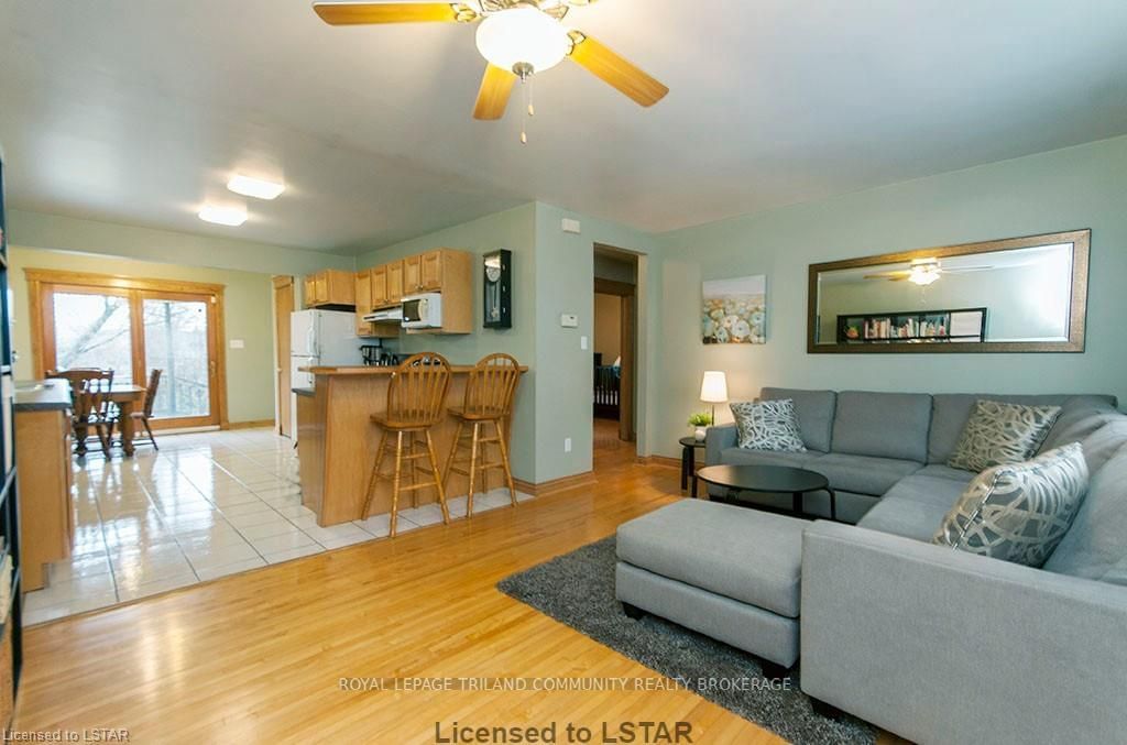 Listing Image 11