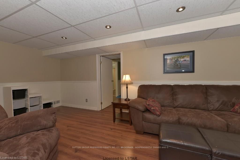 Listing Image 17