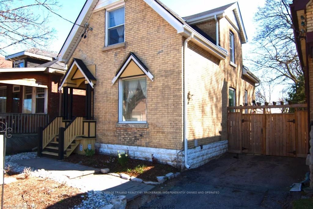 Listing photo 2