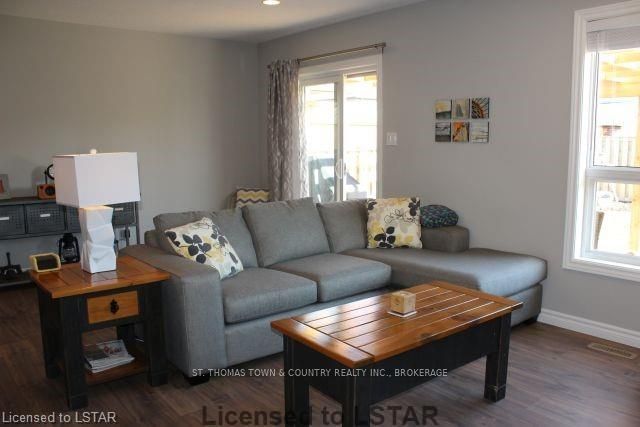 Listing Image 7