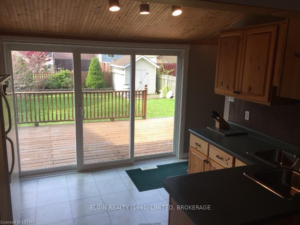 Listing Image 7