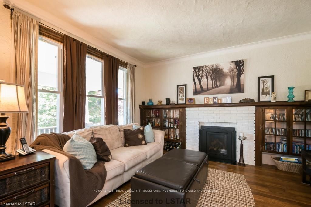 Listing Image 7