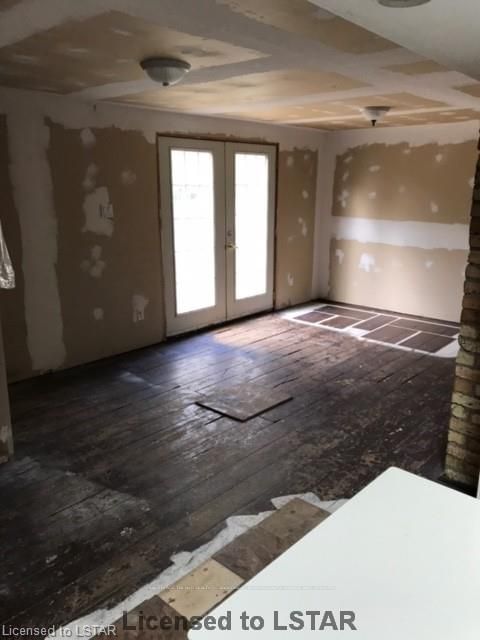 Listing Image 4