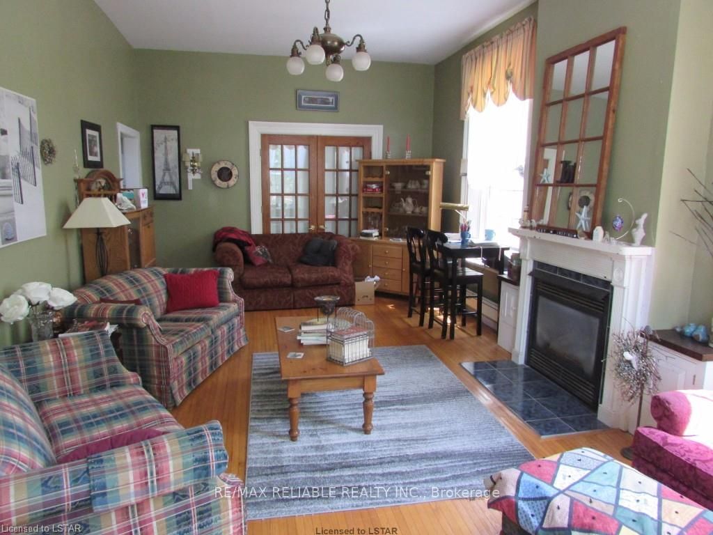 Listing Image 7