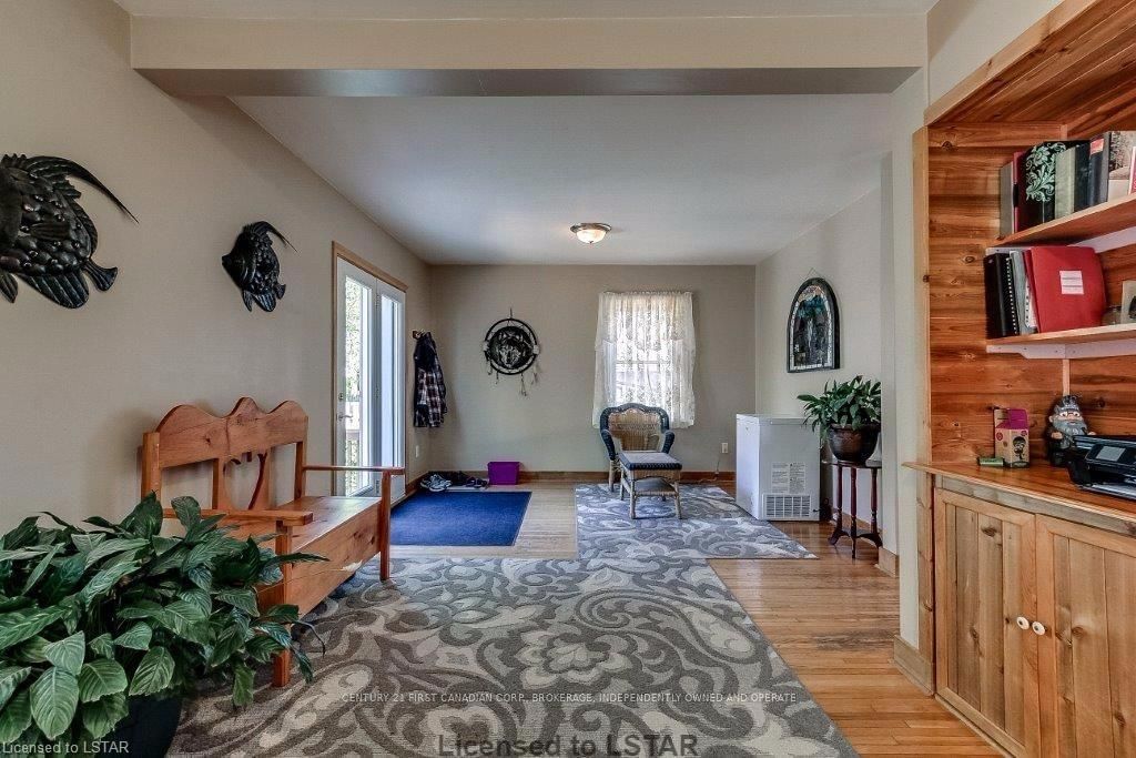 Listing Image 7