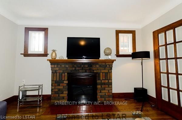 Listing Image 7