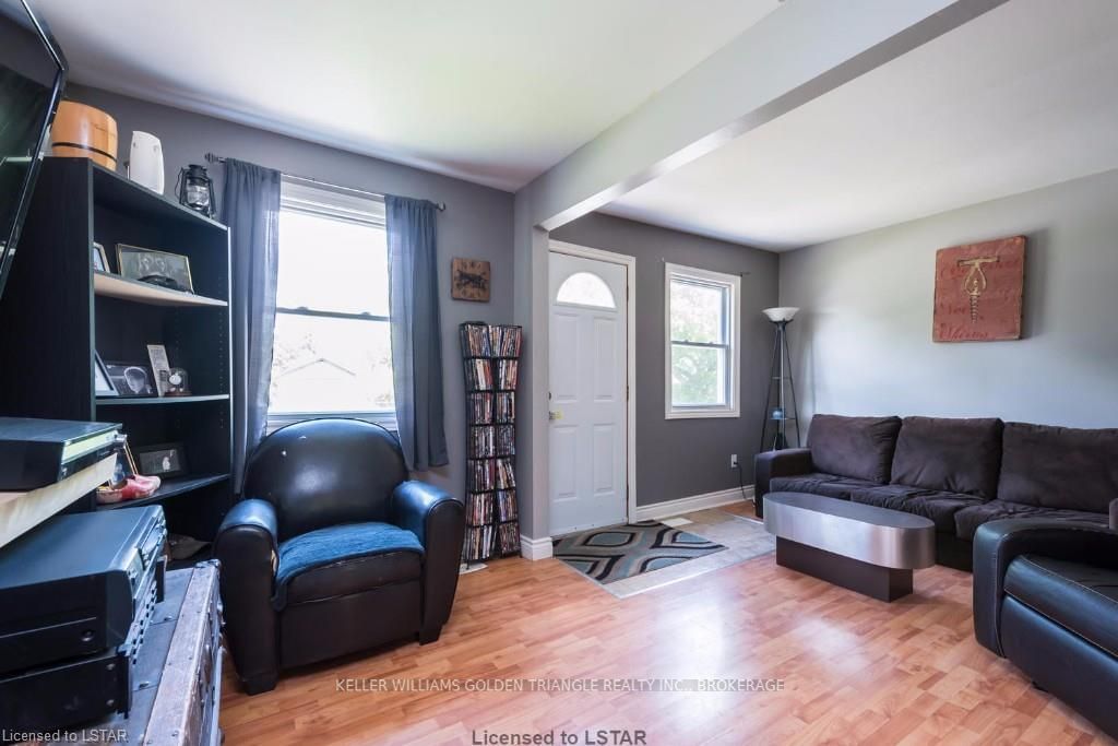 Listing Image 3
