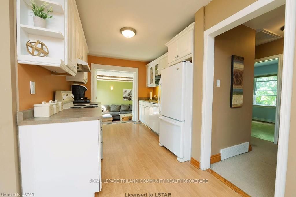 Listing Image 13