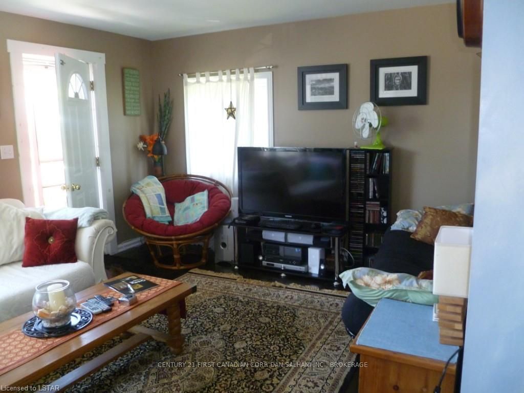 Listing Image 3