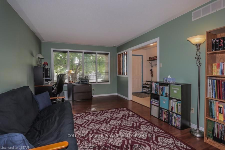 Listing Image 6