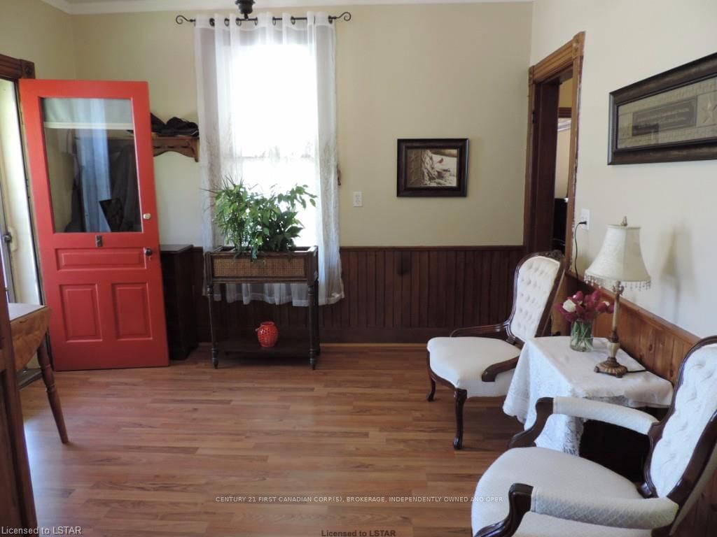 Listing Image 7