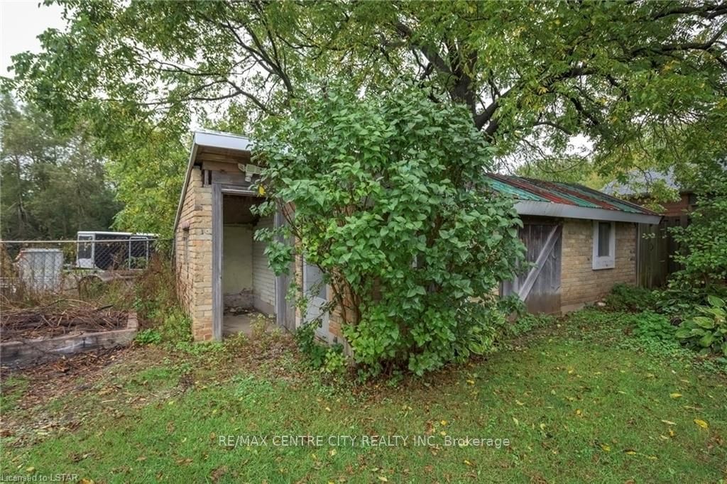 Listing Image 9