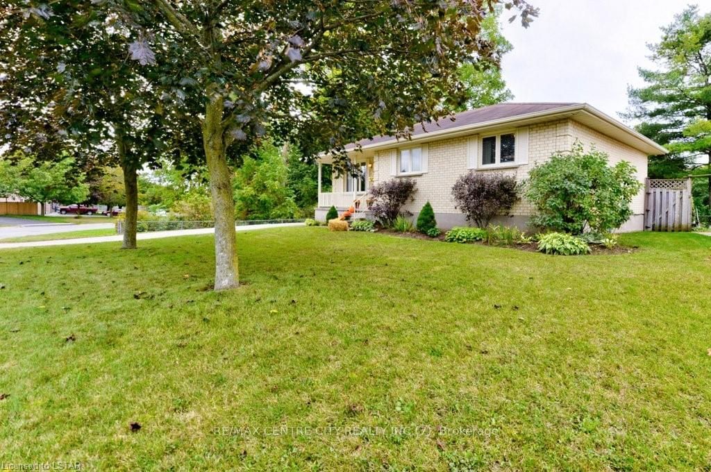 Listing Image 3