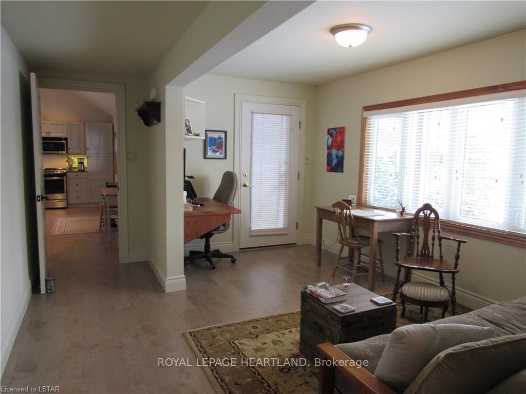 Listing Image 7