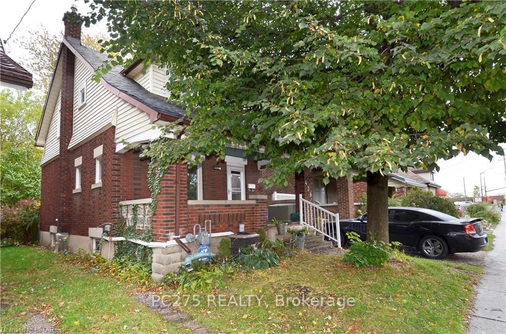 Listing photo 2