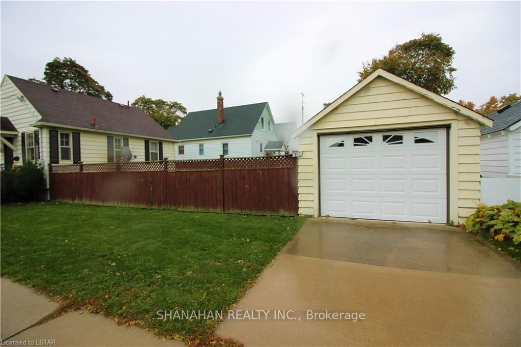 Listing Image 3