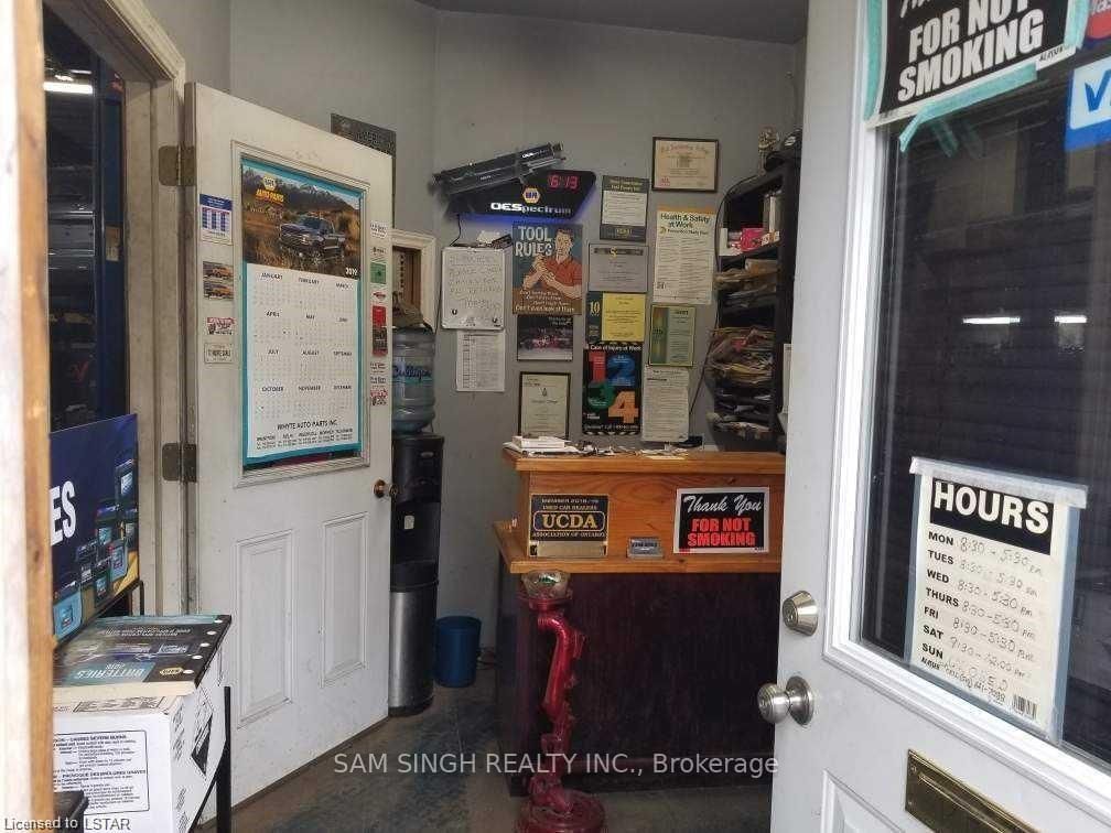 Listing Image 7