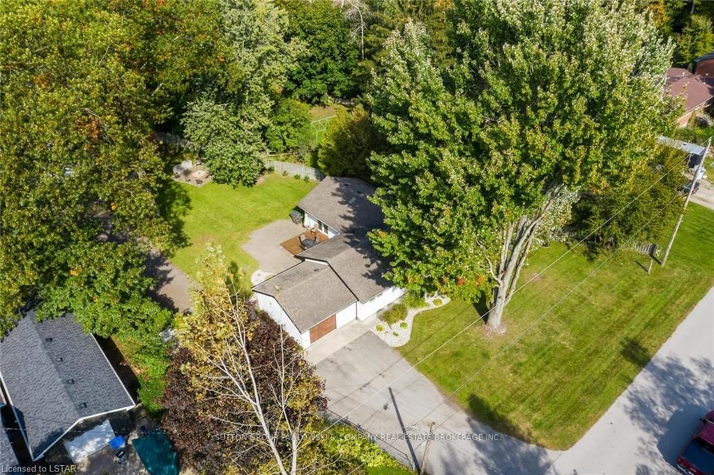 Detached House sold at 840 Clark Street, Strathroy-Caradoc, Campbellvale, N0L 1W0 - MLS: X7773785