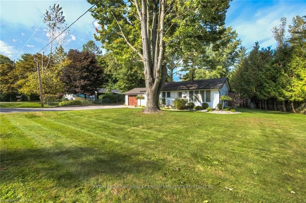 Detached House sold at 840 Clark Street, Strathroy-Caradoc, Campbellvale, N0L 1W0 - MLS: X7773785