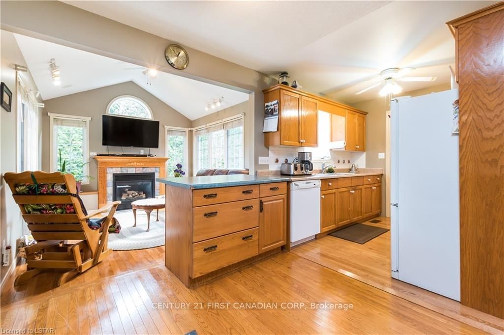 Listing Image 16